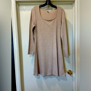 Old Navy, Oatmeal, mid thigh shift dress, size medium.